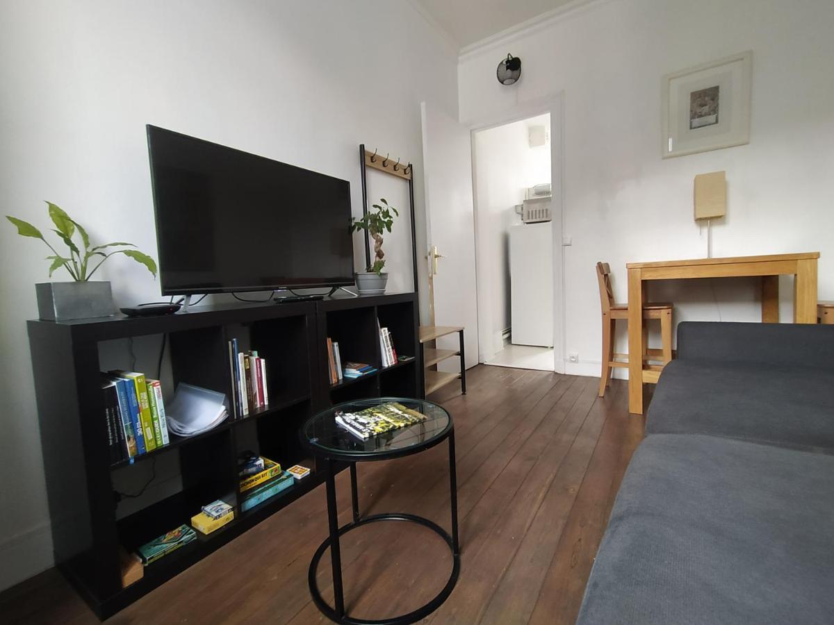 Le Nid Normand Avec Terrasse - Stationnement Facile Et Gratuit - 5 Min Seine Apartment Deville-les-Rouen Exterior photo
